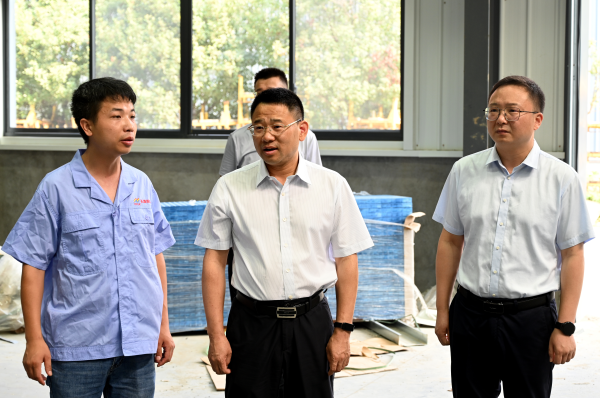 馮玉強、郭章新實地督辦金屬材料重點項目建設(shè)，全力推動產(chǎn)業(yè)升級